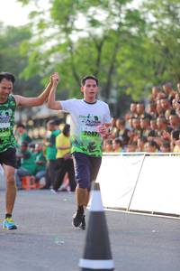 BIB: 2087
                            <button type="button" onclick="openModal(3636173)" class="btn btn-primary btn-sm float-right btn-popup" data-toggle="modal" data-target=".modal-high-quality">
                        <i class="fas fa-shopping-cart"></i> Add to Cart
                    </button>
                                            <button type="button" onclick="isThisMe(3636173, true)" class="btn btn-success btn-sm float-right btn-popup btn-isme hidden" data-toggle="tooltip" data-placement="bottom" title="นี่คือรูปของคุณใช่ไหม คลิกที่นี่เพื่อเอาเข้าอัลบั้ม">
                        <i class="fas fa-plus"></i> Add to album
                    </button>
                    <button type="button" onclick="isThisMe(3636173, false)" class="btn btn-warning btn-sm float-right btn-popup btn-isnotme hidden">
                        <i class="fas fa-ban"></i> Remove from album
                    </button>